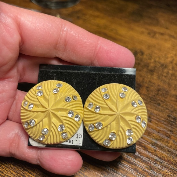 Sand dollar style earrings with mini rhinestones. Ocean theme beach - Picture 2 of 4